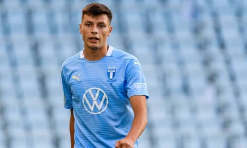 Chelsea target Ahmedhodzic subject of ‘enormous interest’ from other clubs