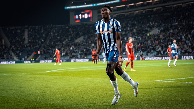 Samu Omorodion Aghehowa in actie namens FC Porto