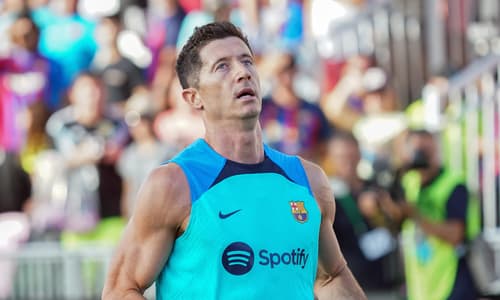 Robert Lewandowski in training with Barcelona.