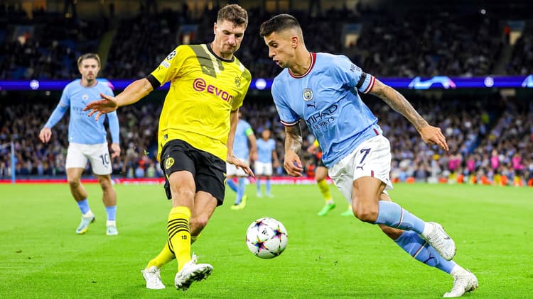 Thomas Meunier in action against Man City
