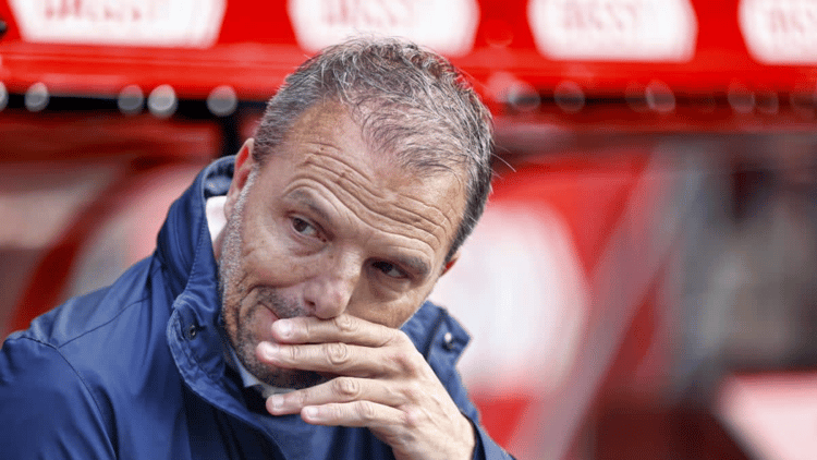 Maurice Steijn zit na zijn vertrek bij Ajax zonder club