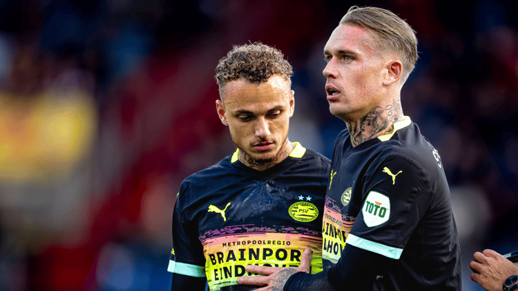Rick Karsdorp samen met Noa Lang namens PSV.