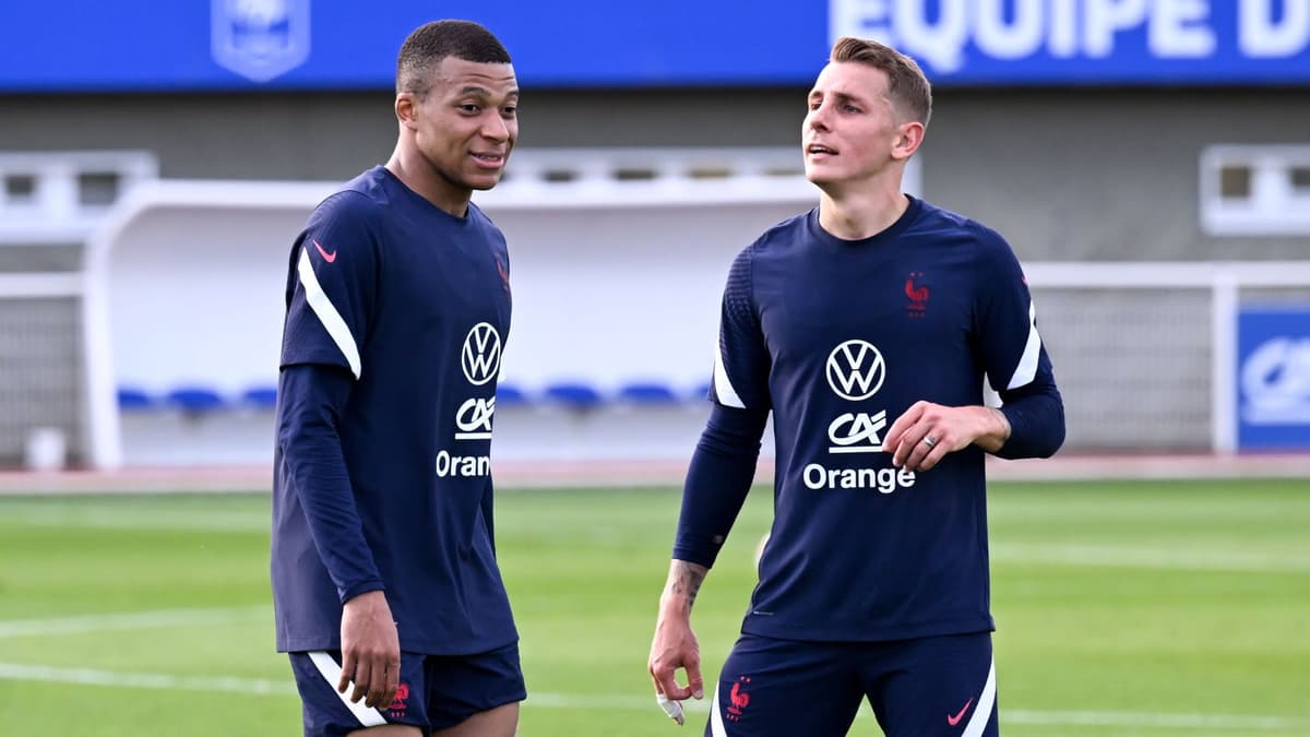 Lucas Digne, Kylian Mbappe, France, 2022