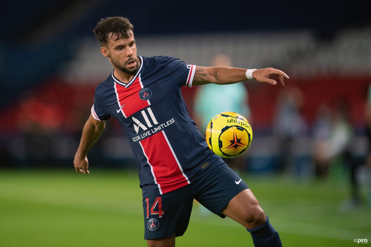 Barcelona target Bernat commits his future to PSG by signing new deal