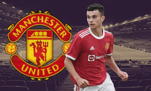 Zach Giggs playing for Man Utd's youth team