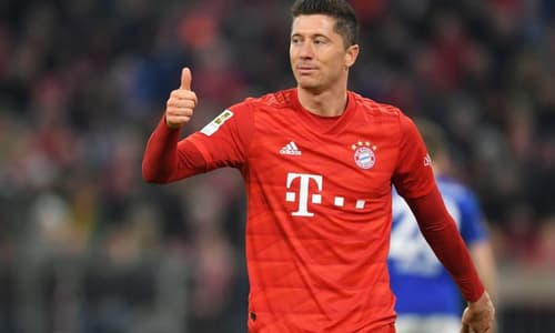 Cavani, Suarez, Lewandowski & the 10 best number nines of the last decade