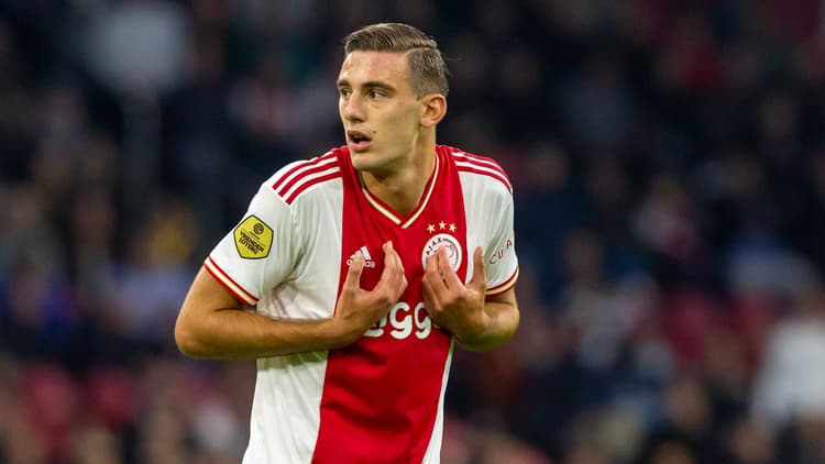 Lorenzo Lucca kwam op voorspraak van Milos Malenovic naar Ajax.