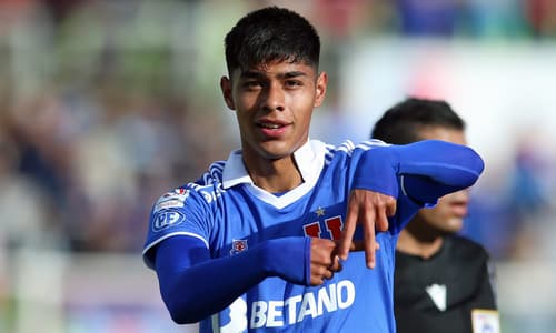 Dario Osorio in action for Universidad de Chile
