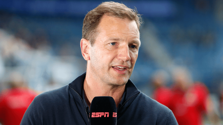 Arnold Bruggink kwam in zijn actieve loopbaan uit voor FC Twente.