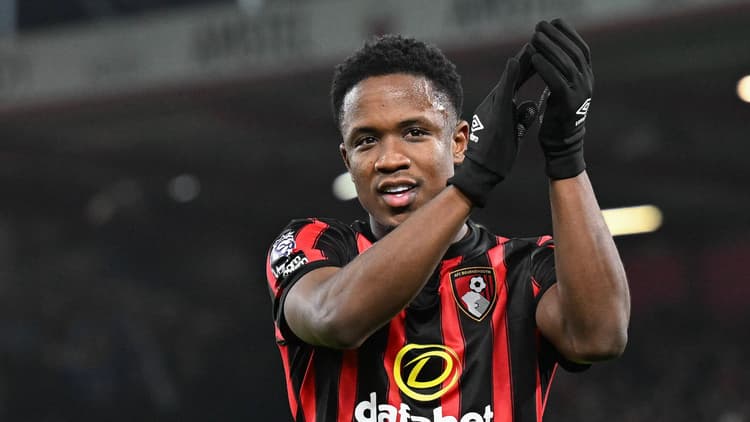 Luis Sinisterra has joined Bournemouth on a permanent deal from Leeds United