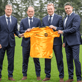 Koeman is duidelijk over ‘nummer 1’: ‘Oranje kan nog steeds niet zonder hem’