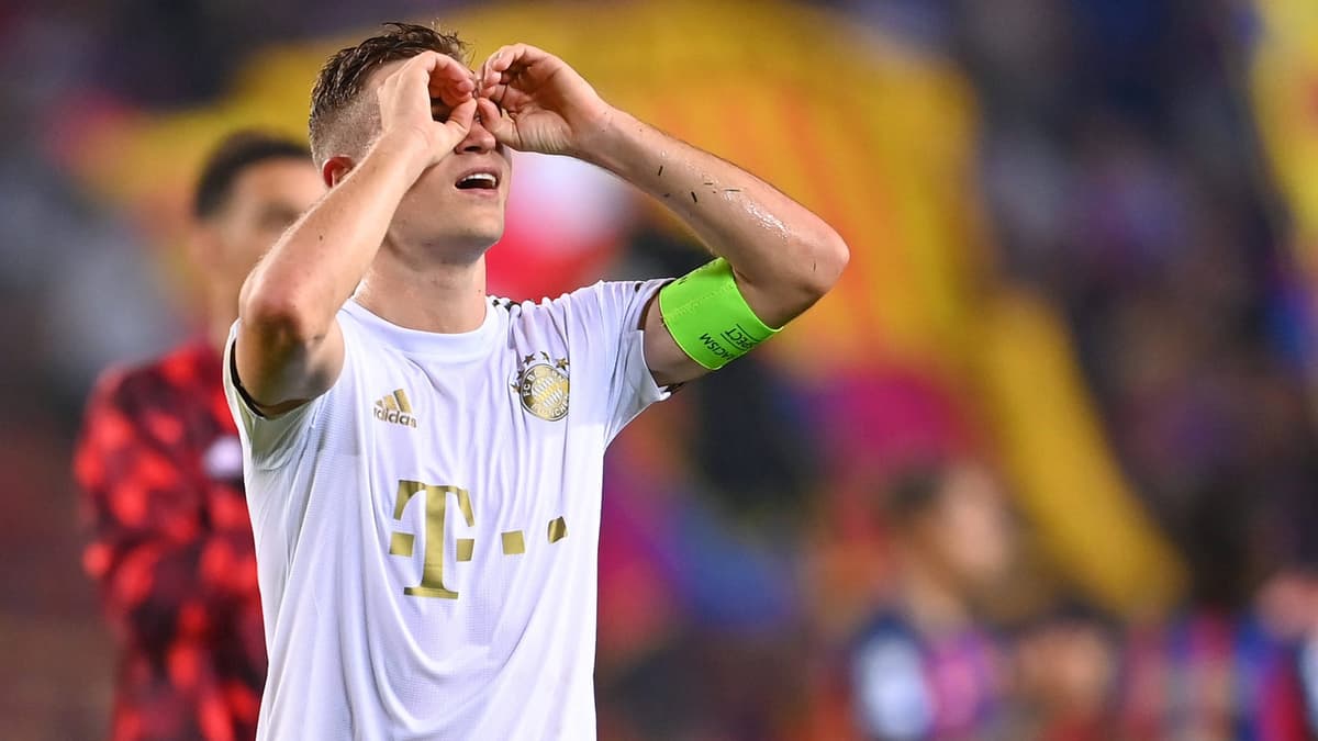 Joshua Kimmich playing for Bayern Munich against Barcelona