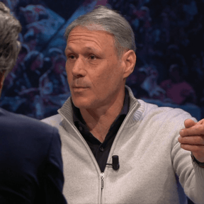 Van Basten: ‘Hoe is het in godsnaam mogelijk dat Ajax dit al tien jaar weet’