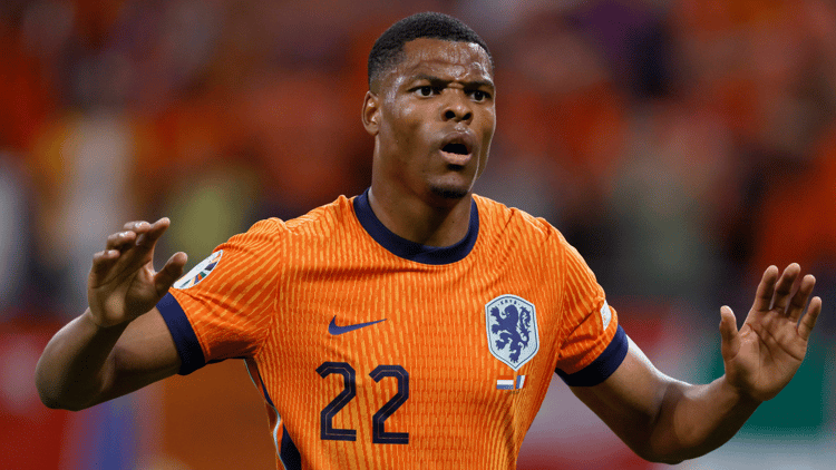 Man Utd are reportedly interested in signing Denzel Dumfries