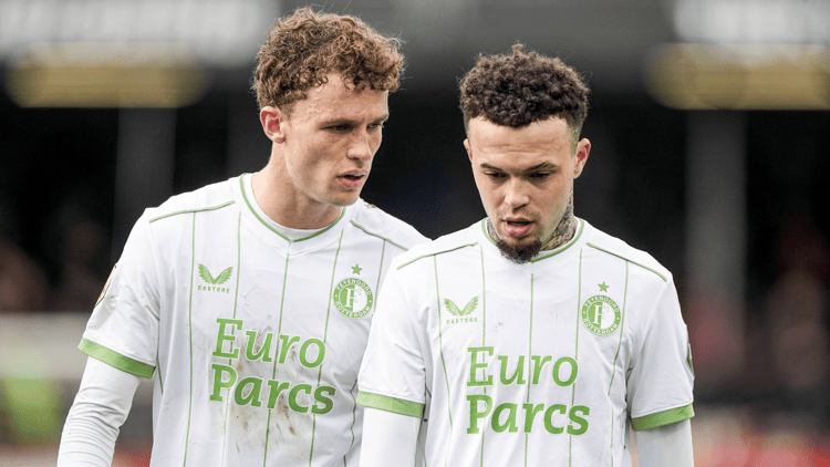 Mats Wieffer (links) samen met ploeggenoot Quilindschy Hartman.