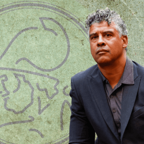 Frank Rijkaard wijst favoriete kandidaat aan voor trainerschap bij Ajax