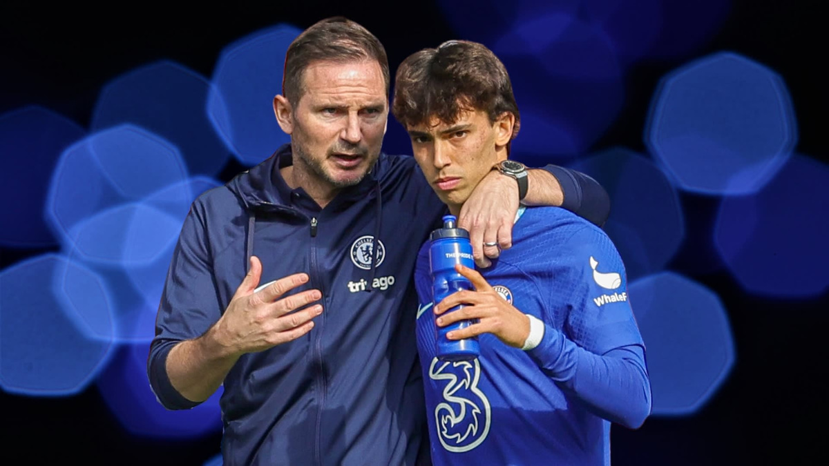 Chelsea manager Frank Lampard in discussion with Joao Felix