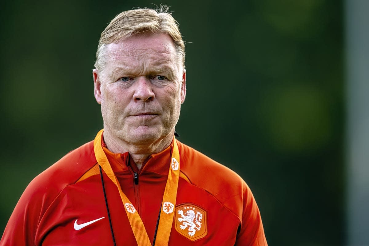 Ronald Koeman gaat twee centrumspitsen in januari intensief volgen voor Oranje