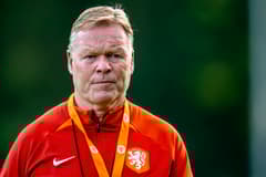 Ronald Koeman gaat twee centrumspitsen in januari intensief volgen voor Oranje