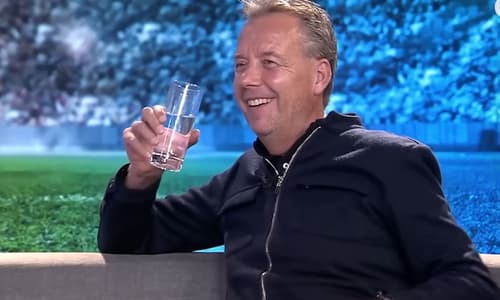 Valentijn Driessen moet hard lachen om zinnetje in persbericht van Ajax