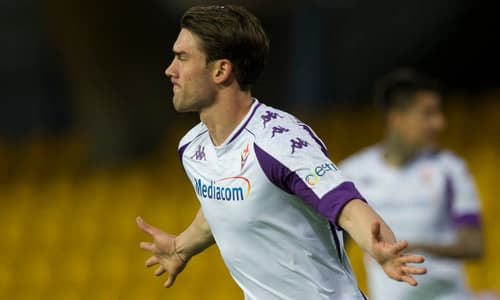 Who is Dusan Vlahovic? Fiorentina’s Serbian striker interesting Arsenal