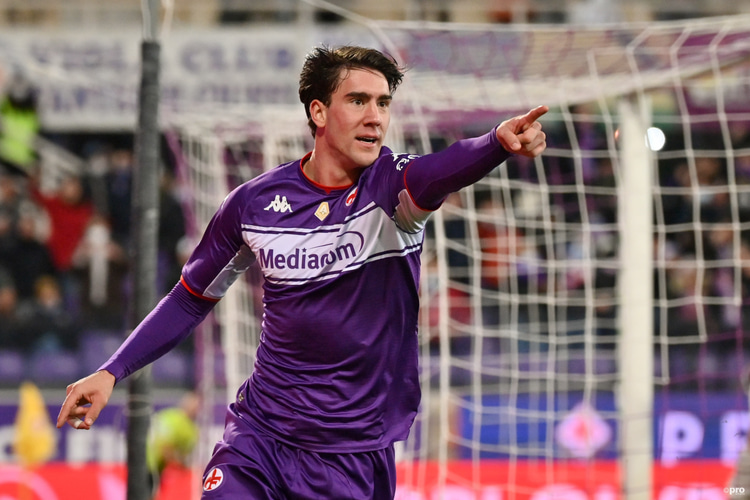 Who will Dusan Vlahovic join in 2022?