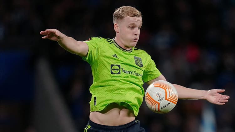 Donny van de Beek komt mede door blessureleed nauwelijks aan spelen toe bij Manchester United.