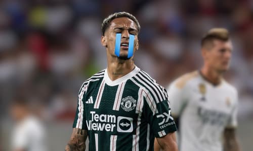 Antony cry
