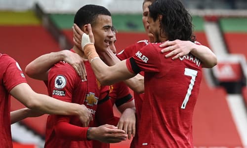 ‘Kane would block Greenwood!’ – Neville prefers Cavani stay at Man Utd