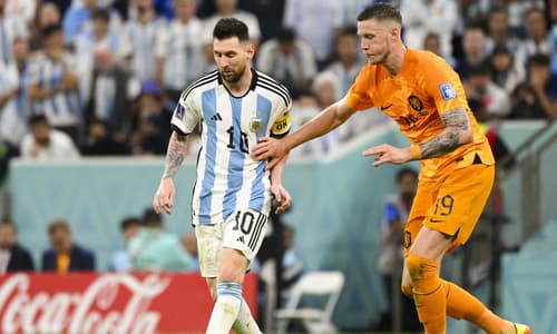 Wout Weghorst, Lionel Messi