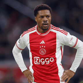 Avontuur van Chuba Akpom bij Ajax na half jaar mogelijk ten einde