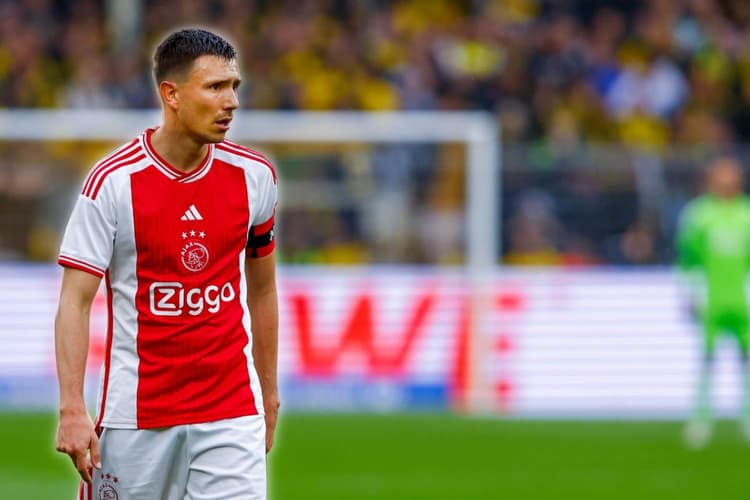 Steven Berghuis kan eveneens als vervanger van Frenkie de Jong fungeren. 