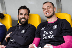 Kostas Lamprou, Justin Bijlow