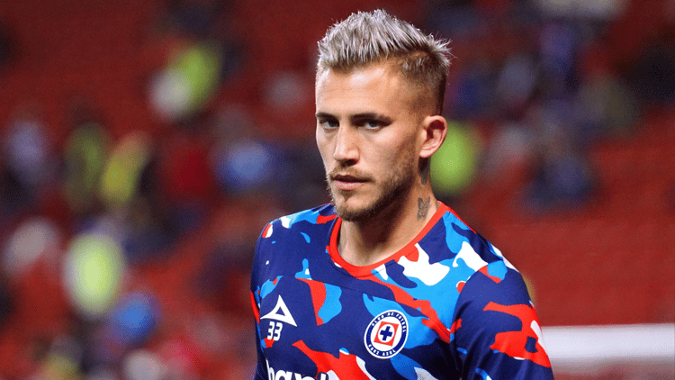 Gonzalo Piovi in actie namens Cruz Azul