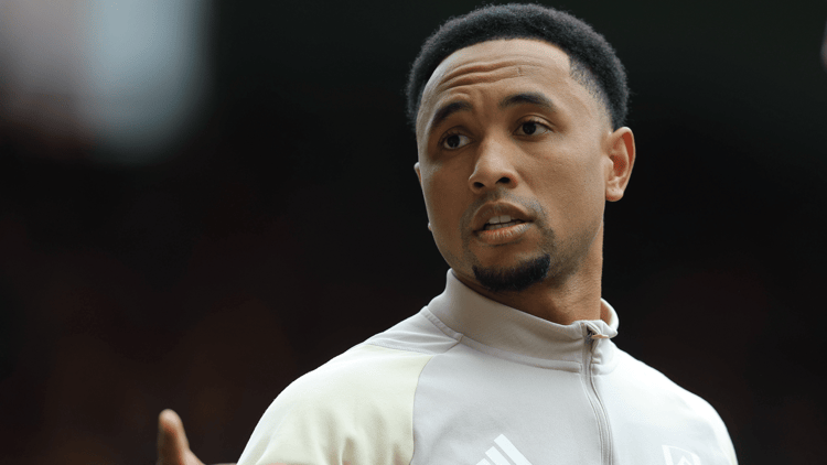 Kenny Tete speelt al sinds 2020 voor Fulham, waar hij inmiddels 114 keer voor in actie kwam.
