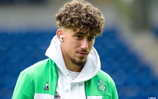 Adil Aouchiche, Saint-Etienne