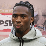 Kingsley Ehizibue, PSV