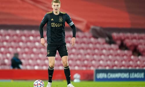 Perr Schuurs rules out January move to Liverpool