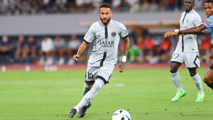 Neymar leverde Barcelona een bedrag van 222 miljoen euro op.