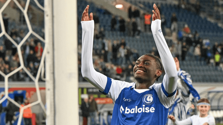 Jorthy Mokio in het shirt van KAA Gent