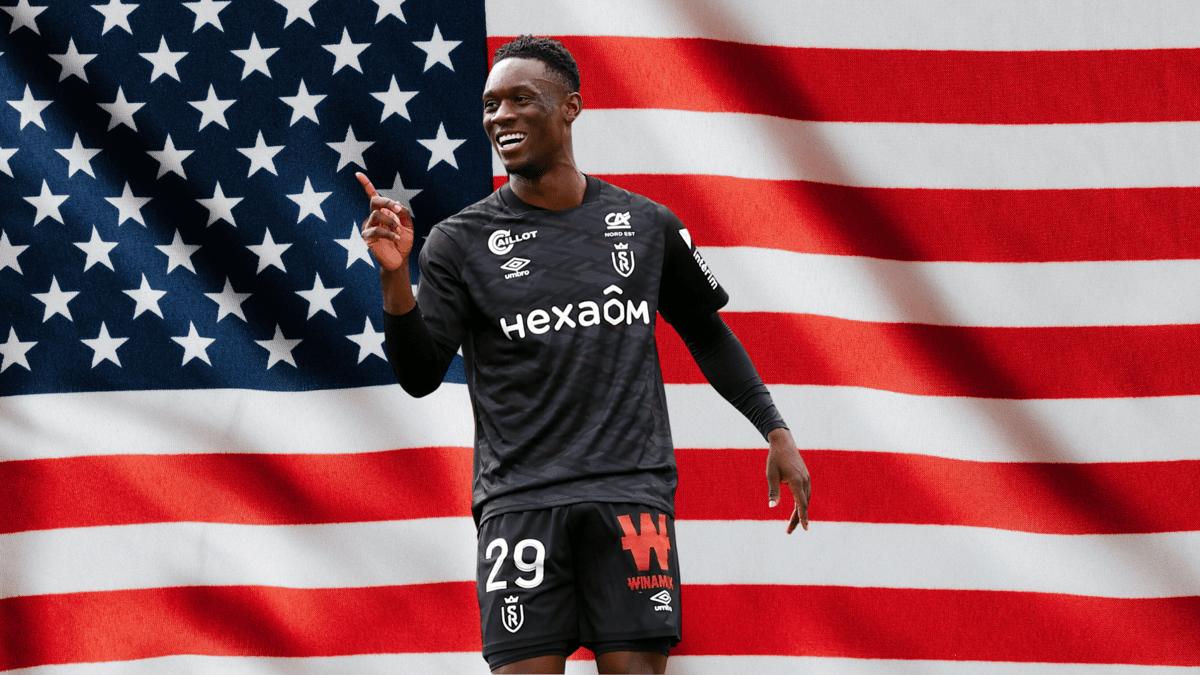 Folarin Balogun in front of the USA flag