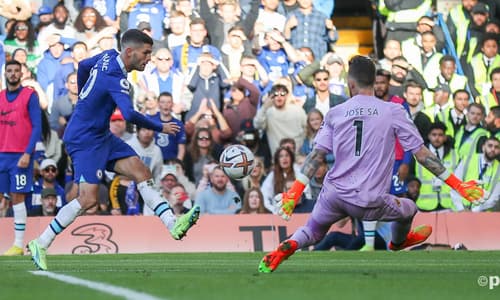 Christian Pulisic scores for Chelsea against Wolves