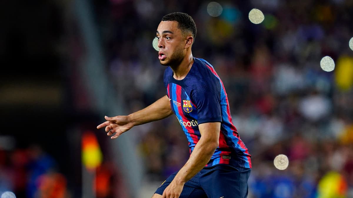 Sergino Dest Barcelona 2022-23
