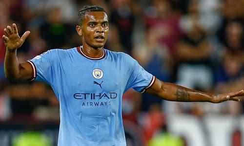 Manuel Akanji in action for Manchester City.