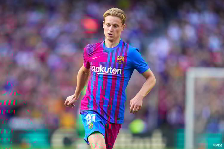 Frenkie de Jong is linked with Manchester United