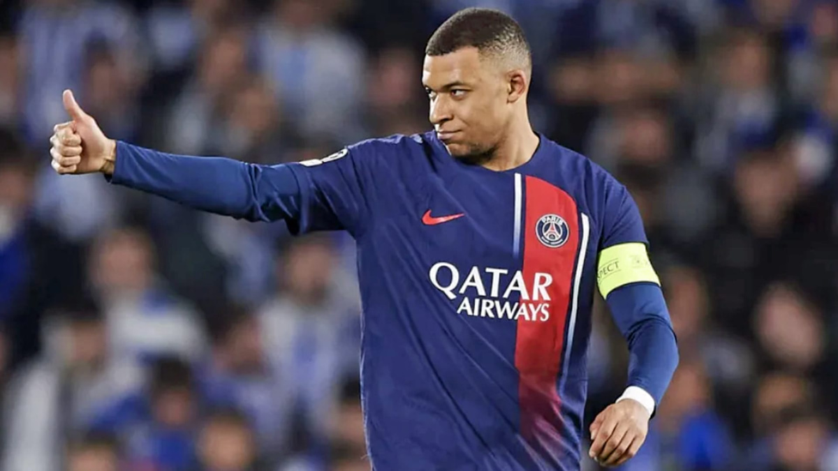 Kylian Mbappe playing for PSG.