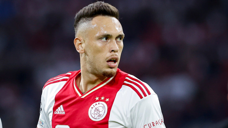 Lucas Ocampos speelde tot dusver nog maar 45 minuten voor Ajax.