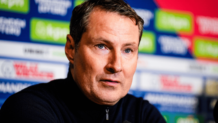 Brian Priske werd maandag door Feyenoord op straat gezet.