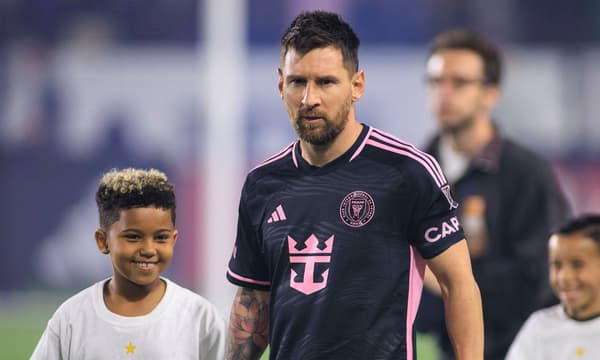 Lionel Messi, Saint West