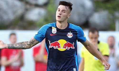 Benjamin Sesko in action for Red Bull Salzburg